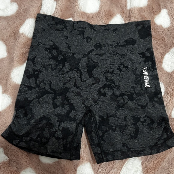 OG Gymshark Camo Shorts - Picture 2 of 6